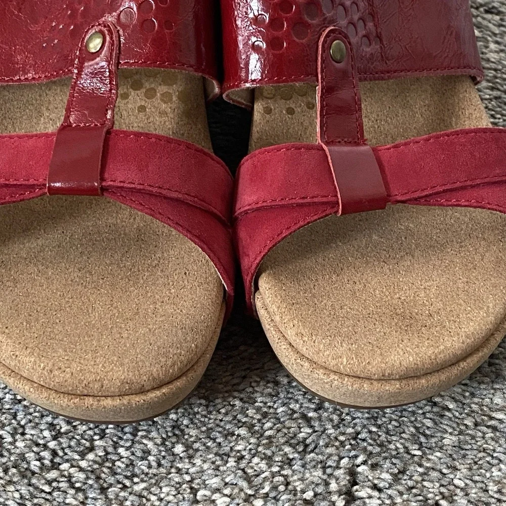 Revitalign Orthotic stylish red